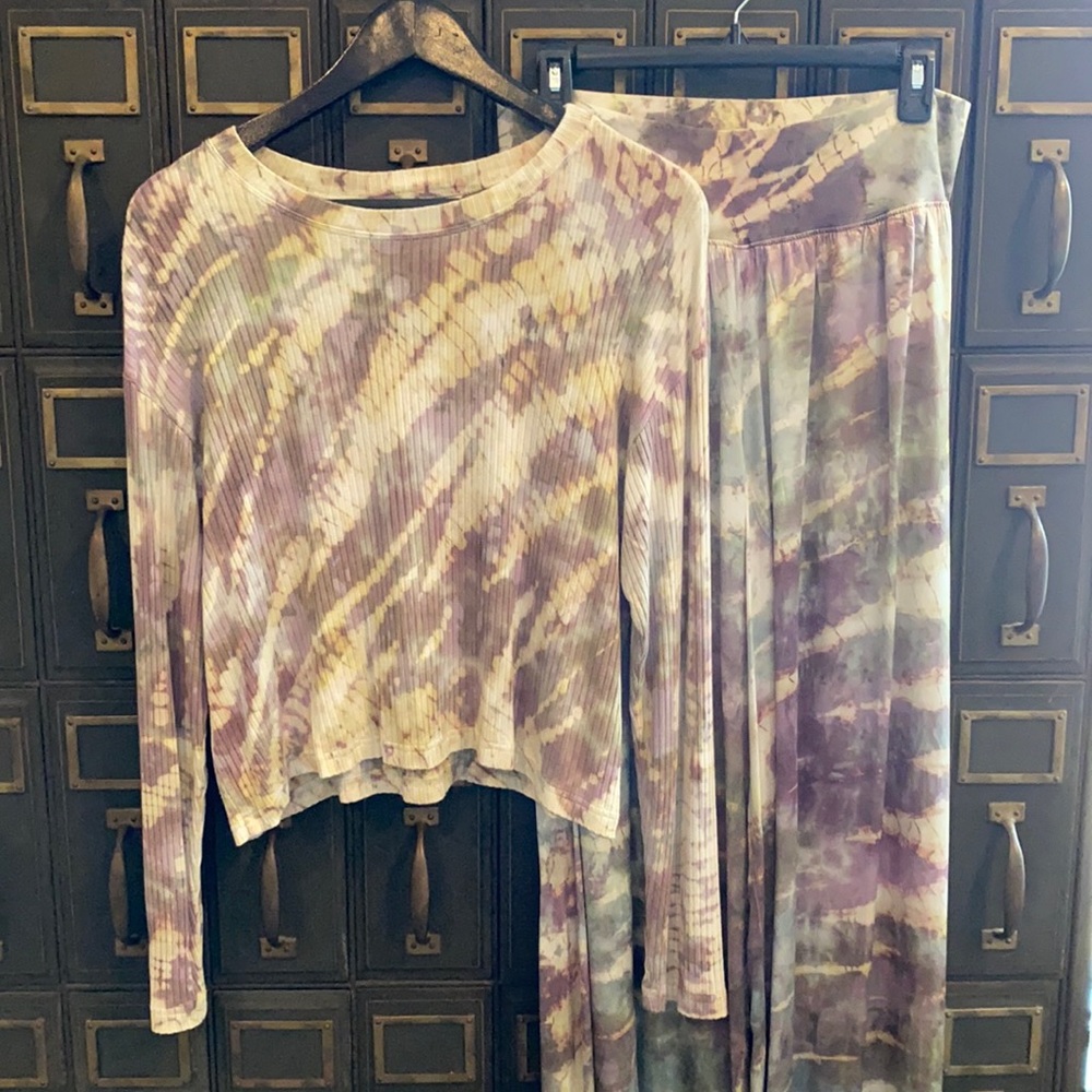 Hard Tail Forever wide-legged pant and Crop Top.